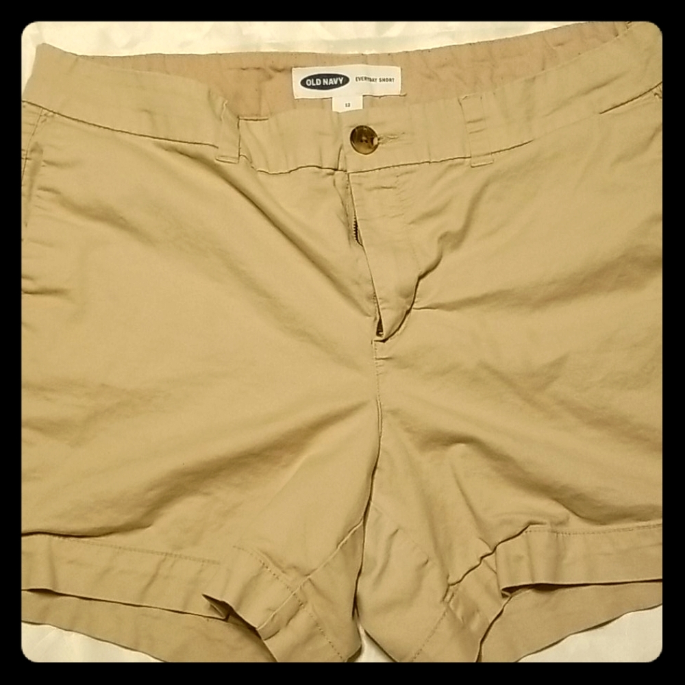 🛍 Old Navy everyday short